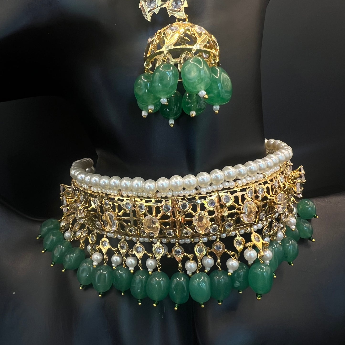 Zahra Green Choker Set