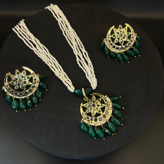 Nayab Emerald Pendant Set