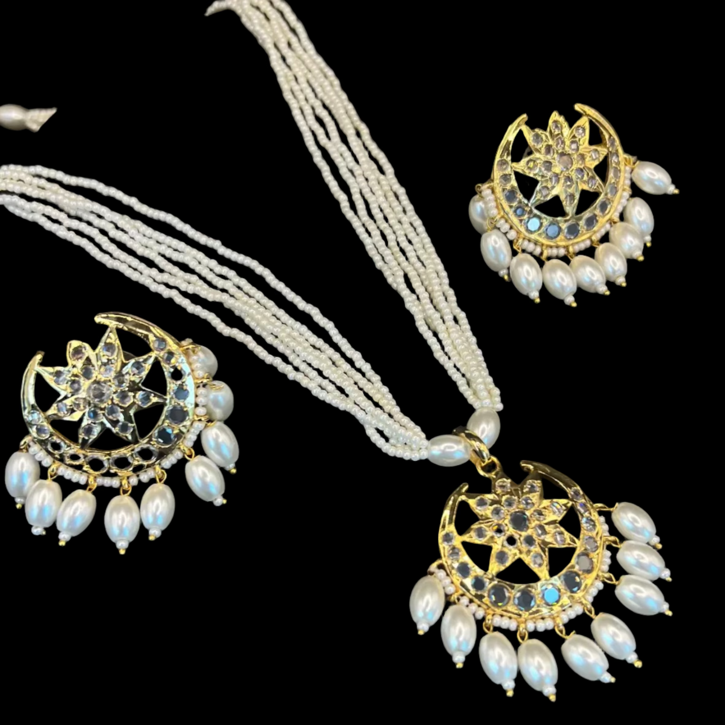 Nayab Pearl Pendant Set