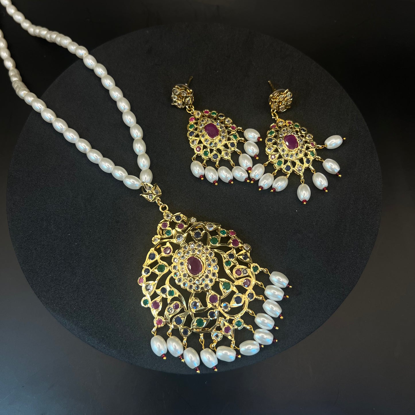 Ruqayya Multicolor Pendant Set
