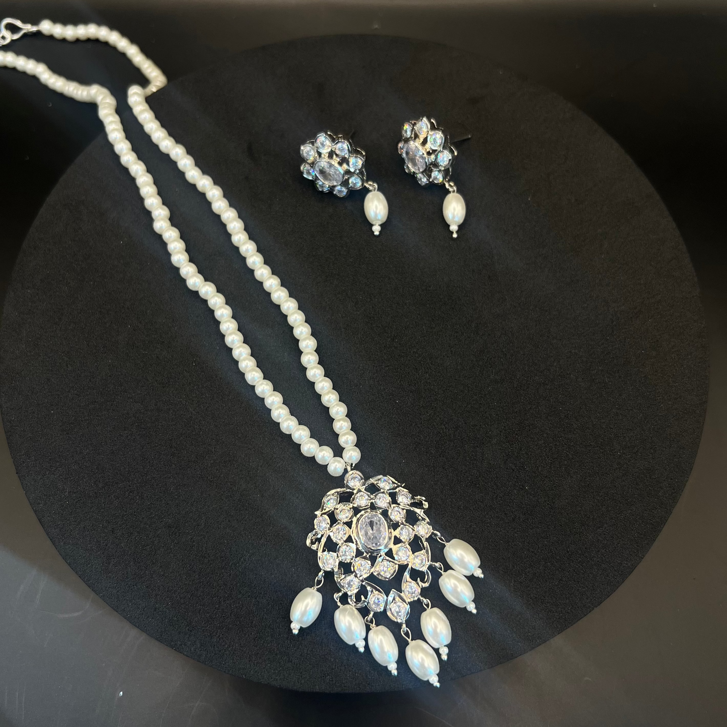 Maira Silver Pendant Set